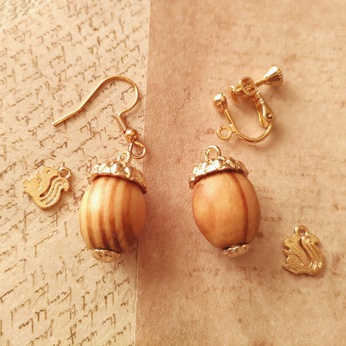 再販 チャーム 4個 どんぐり 木製 合金 チャーム repose 通販 15229281