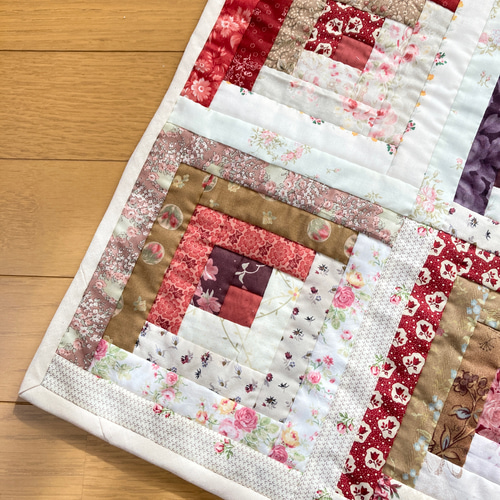 c ログキャビンのパッチワークタペストリー パッチワークキルト