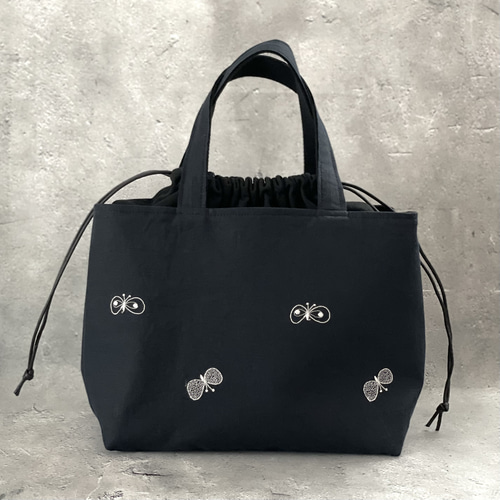 ⚮̈ミナペルホネン choucho dark navy あおり巾着トート 巾着バッグ