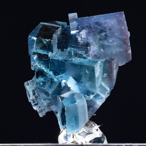 天然 フローライト「超入り組んだ四角い幾何学模様の結晶美」グリーン