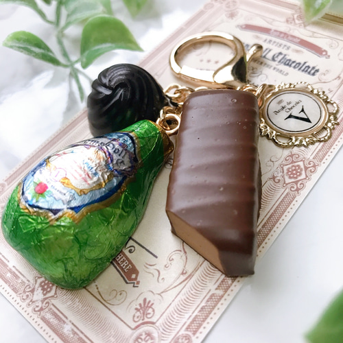 ウイスキーボンボン＆チョコレートバッグチャーム(緑) バッグチャーム