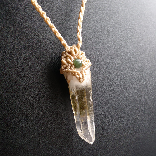 ガネッシュヒマール産】ヒマラヤ水晶の天然石マクラメペンダント[PEN