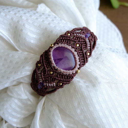 アメジスト（アフリカ産） マクラメ編みブレスレット (バングル風