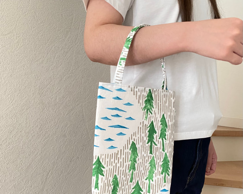 再販です⚮̈ ちょっとそこまで♪小さな四角いバッグ⚮̈ minä perhonen