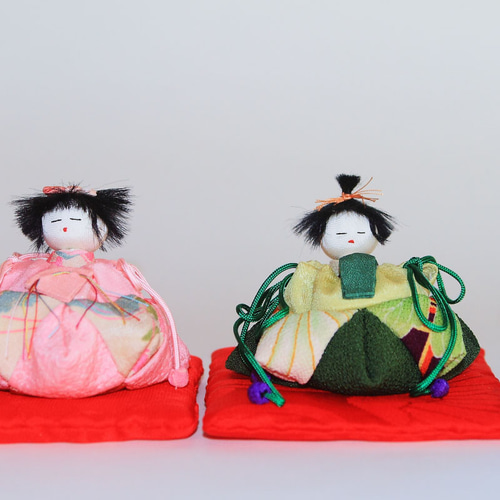 桃の節句・ひな祭り ちりめん古布『お雛様とお内裏様 』手作り雛人形 A