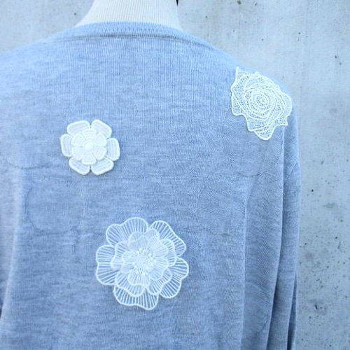 SALE 新品リメイクハンドメイド ケミカルレース花モチーフ付きニット