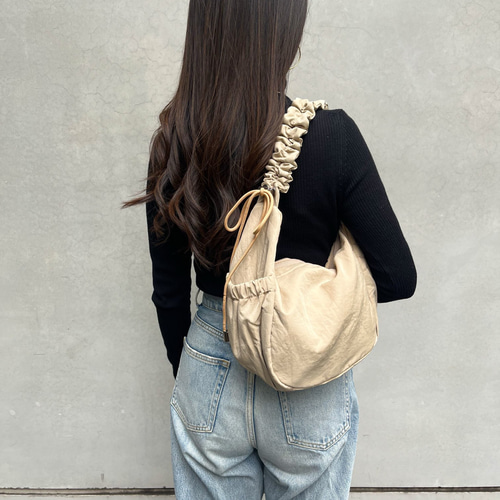 旅行◎【全5色】フリルハンドルがオシャレ！大人可愛い2WAY ショルダー