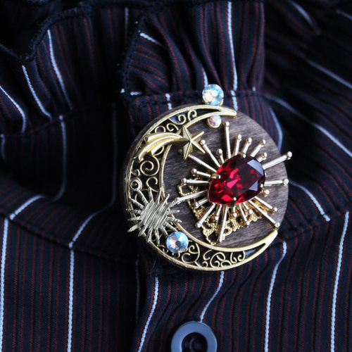 燦耀のブローチ Ver.3 全5色（金古美）一点もの【高級クリスタル使用