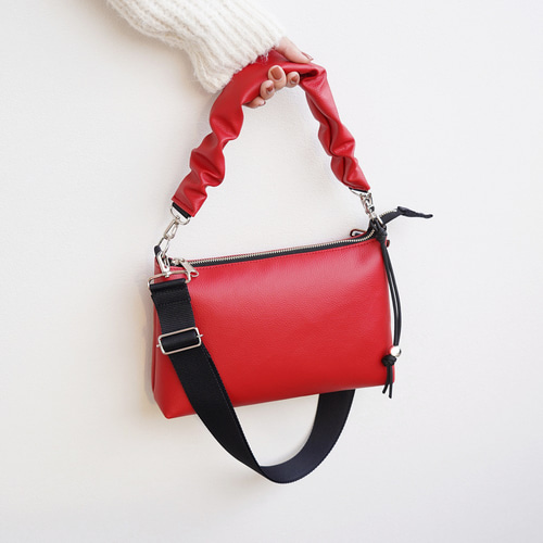 差し色に◎ミニショルダーバッグ（レッド）撥水 ギャザーハンドル 2way