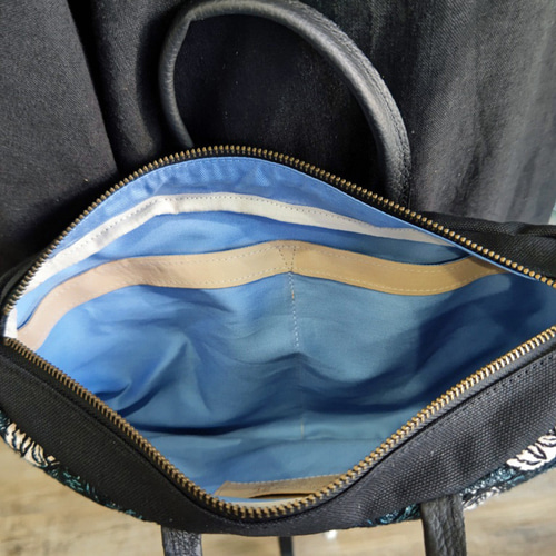 ミナペルホネン/rosyロージィーブルーグリーン/ラウンドMサイズmina