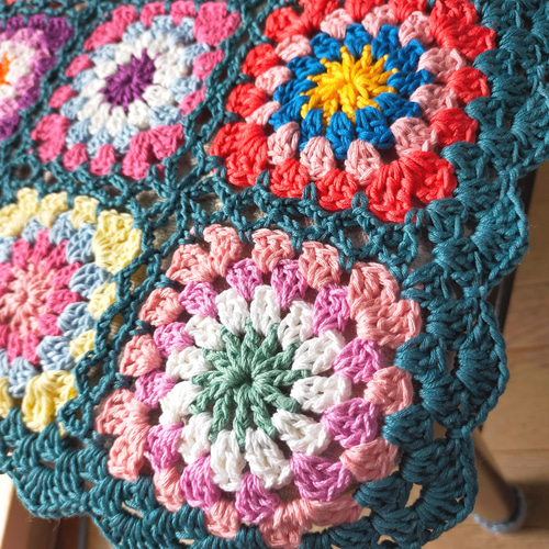 送料無料】ブランケット 緑① マルチカバー グラニースクエア 編み物