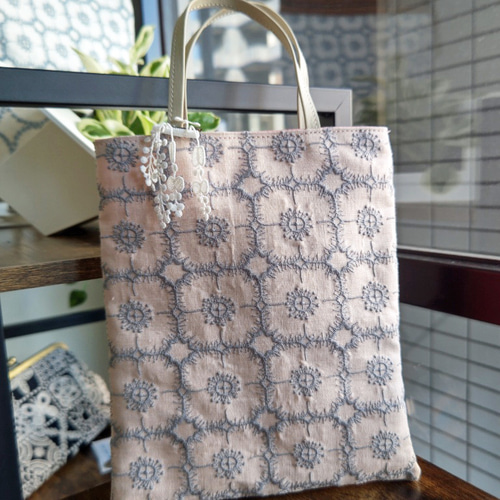 ミナペルホネン/anemoneアネモネ ピンク /手提げトート トーストサイズ