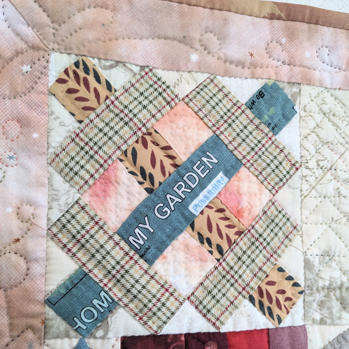 予約品☆四季の森☆秋のパッチワークキルトタペストリー タペストリー