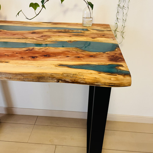 レジンテーブル リバーテーブル デスク 貝塚伊吹 エポキシ ロー