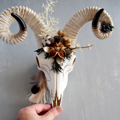 Botanical Bone 羊スカル × アーティフィシャルフラワー 壁掛け