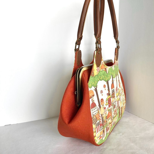 あおりがま口バッグ＊空想街雑貨店キノコ旧市街地の生地 ハンドバッグ