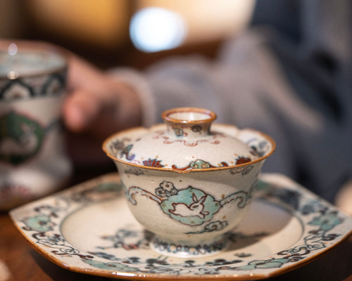 詩瓷集 手作り磁器 中国唐風茶器セット 青花・古彩 敦煌三生兎文蓋碗