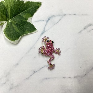 ブローチ 個性的 ラインストーン シルバー カエル 蛙の商品ページ｜卸