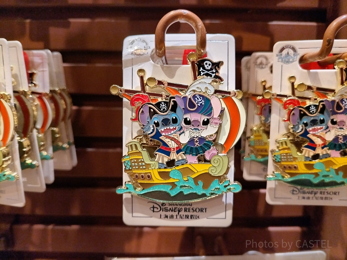 上海ディズニーランドグッズ：スティッチの海賊ピンバッジ| キャステル