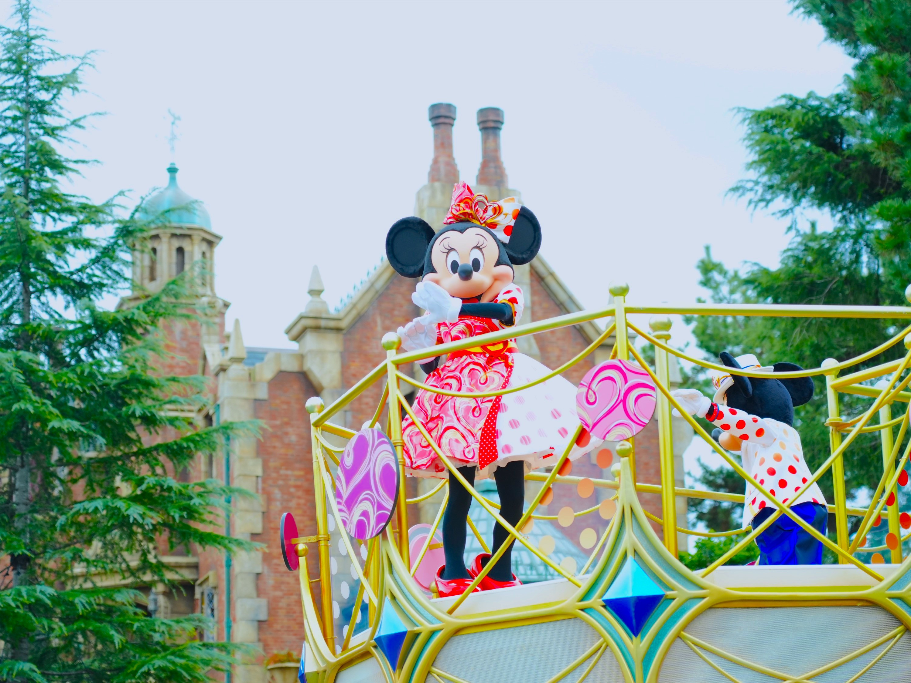 ミニーマウスの誕生日は11月18日！2025年で何歳になる？ミニーの誕生日