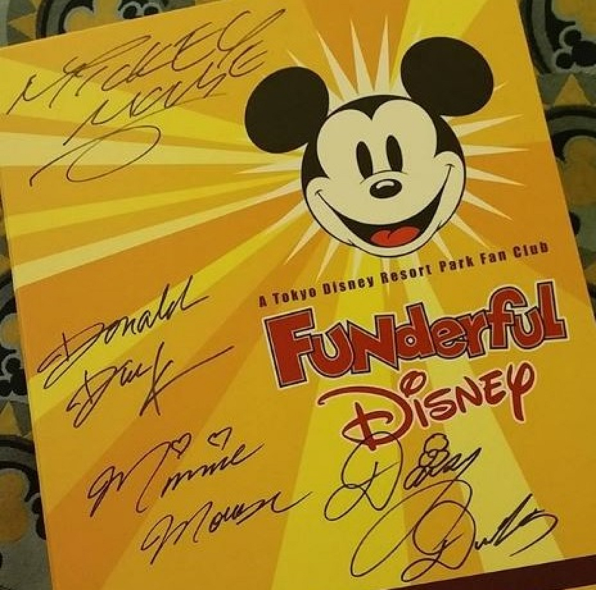 シェフミッキーでもらえるサイン| キャステル | CASTEL ディズニー情報