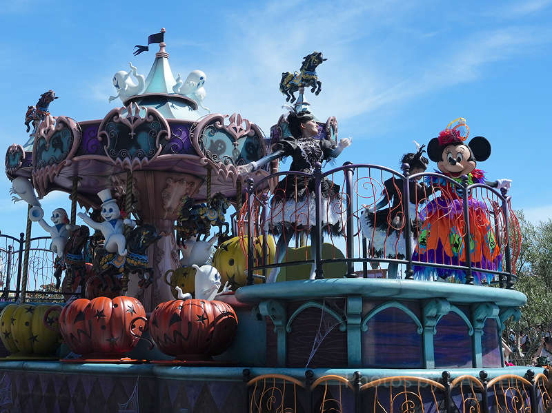 2022】スプーキーブー&ヴィランズのパレード！ディズニーランドの2種類