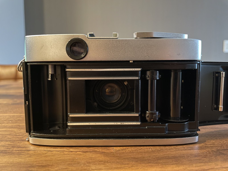 特徴的デザインの広角カメラ「コーワSW」 – カメトリ