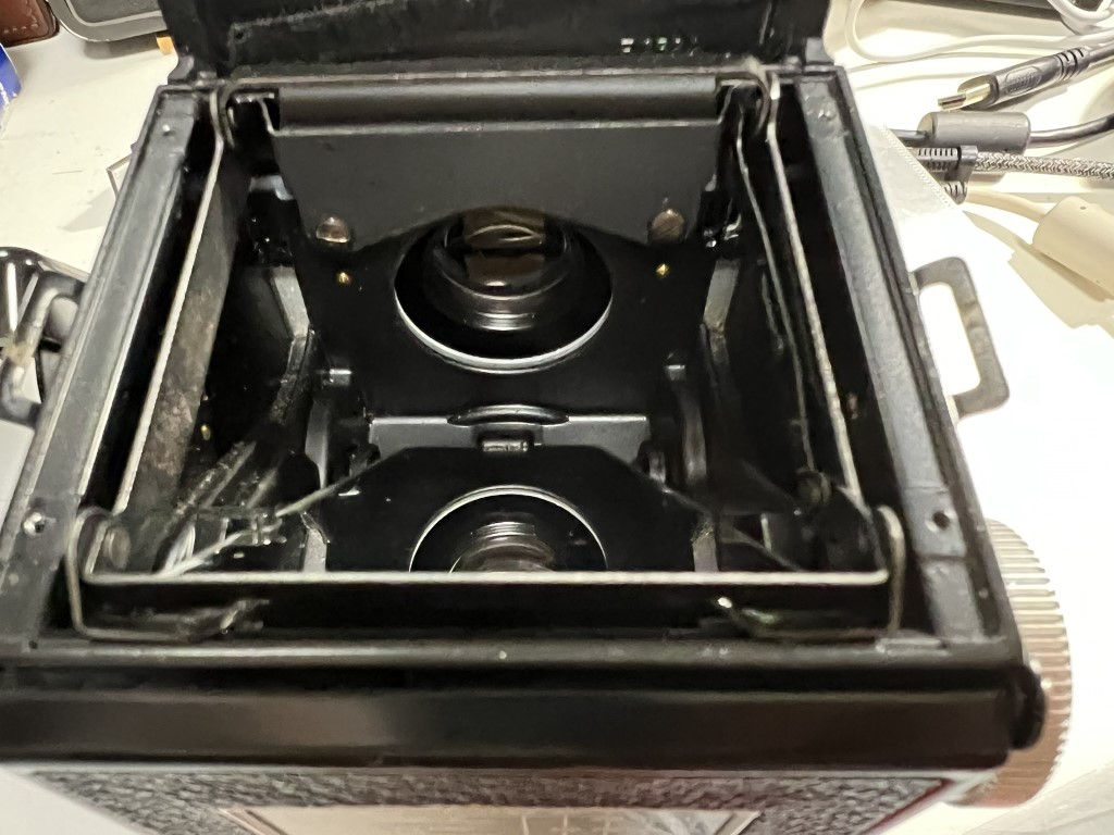 手軽に使えるローライの2眼レフ、ROLLEI CORD Ⅲ（ローライコード3