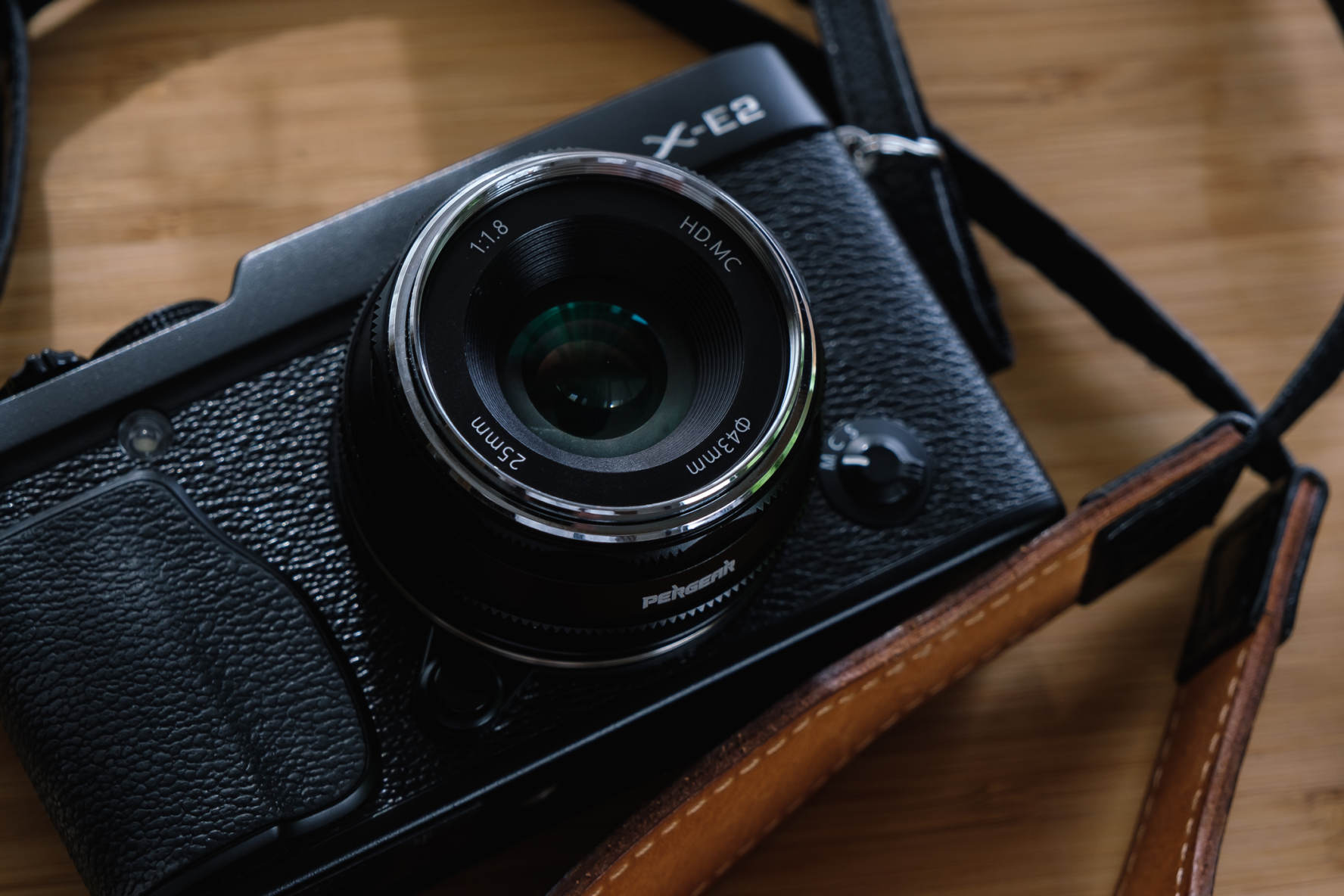 お値段以上にしっかり遊べる Pergear 25mm F1.8 Xマウント用で撮ってき