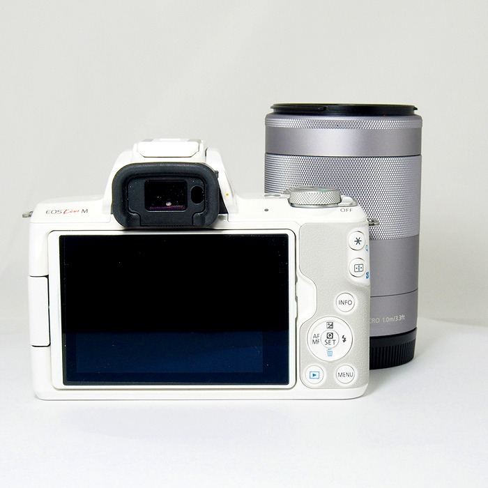 中古】(キヤノン) Canon EOS KISS M ダブルズームキツト ホワイト