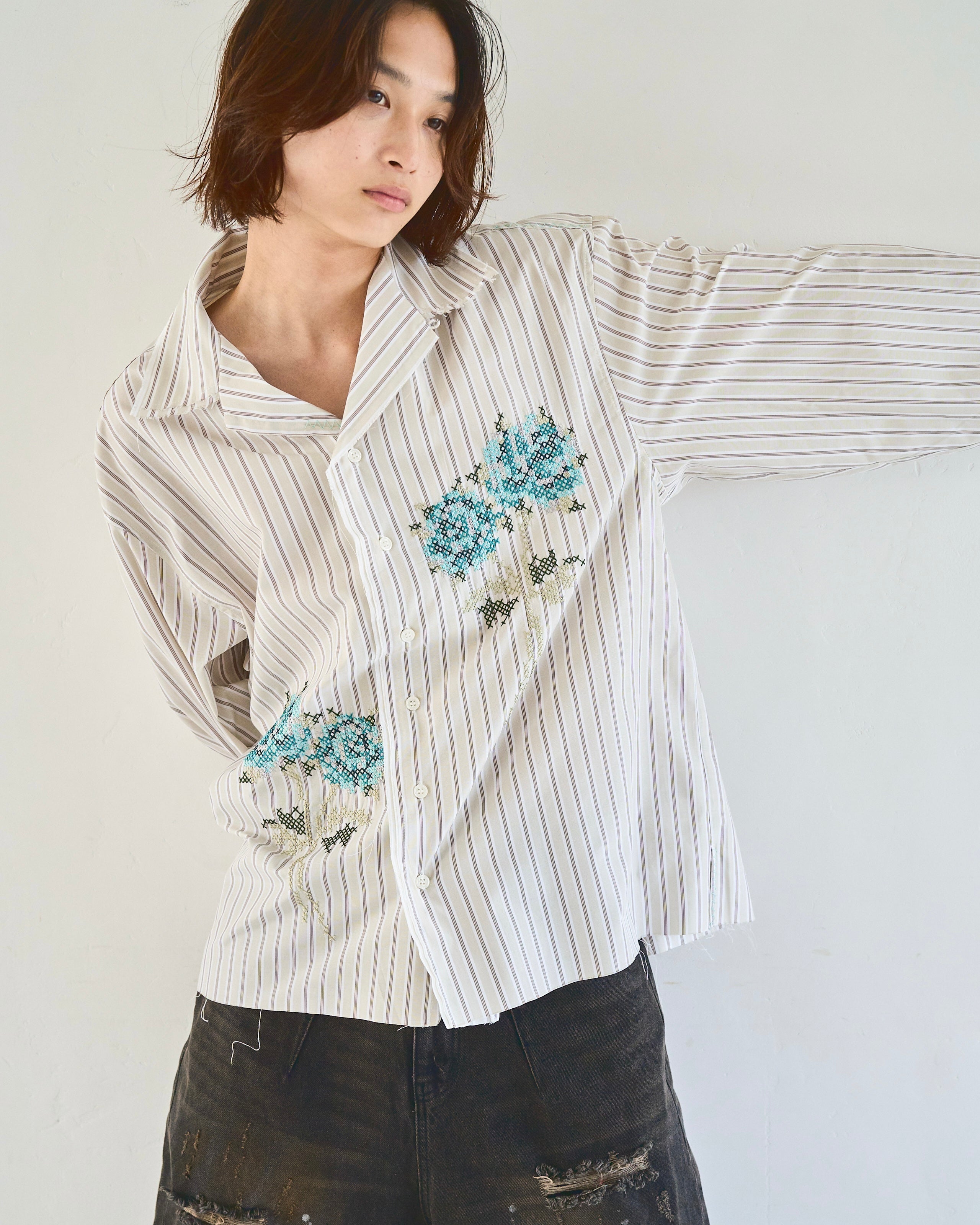 flower embroidery cut off stripe l/s shirt – CAMPHOR WOOD