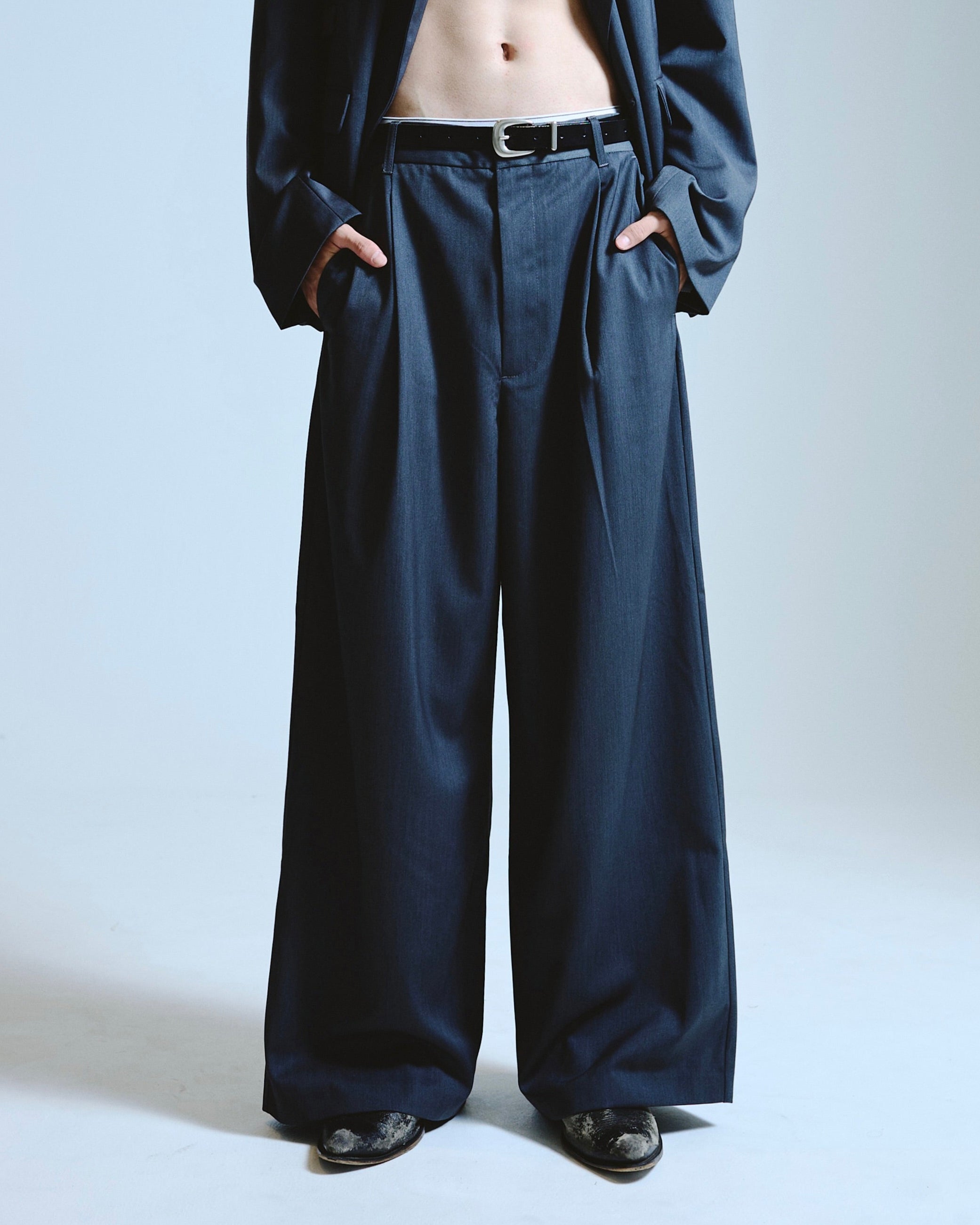 1TUCK WIDE BAGGY SLACKS – CAMPHOR WOOD - OFFICIAL ONLINE STORE