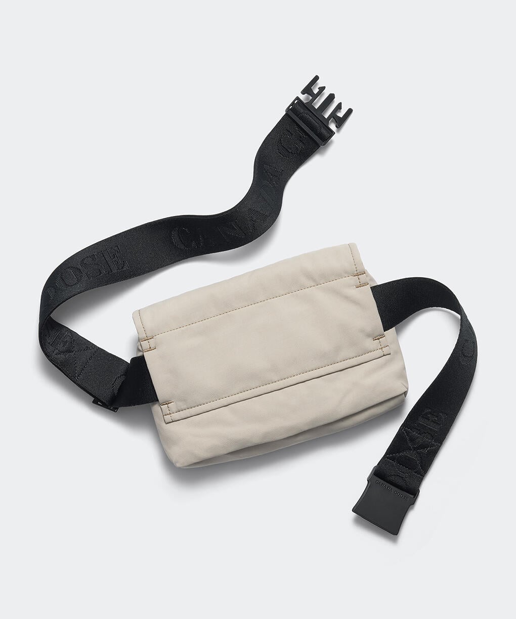 ミニ ウエスト パック(8837U)｜カナダグース (CANADA GOOSE) 日本公式