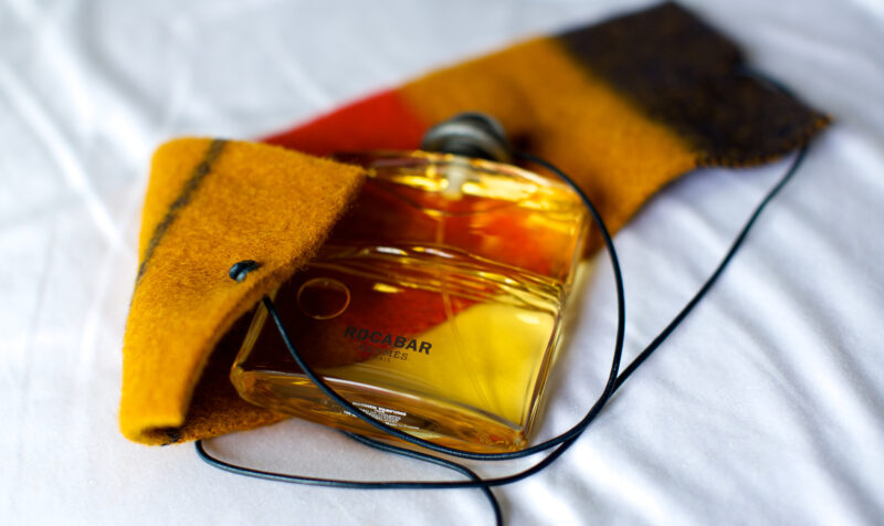 ロカバール｜針葉樹林の中を馬で駆け抜けていく香り | カイエ・デ・モード