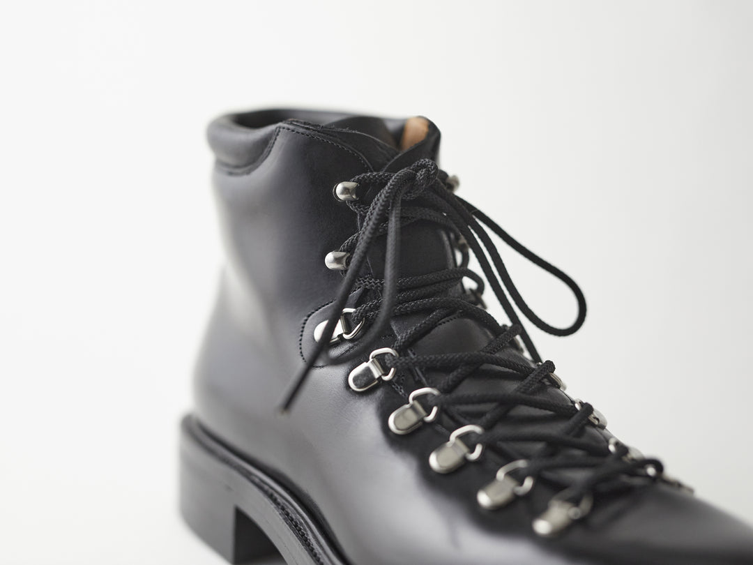 STYLE. A64 MOUNTAIN BOOTS – CALMANTHOLOGY