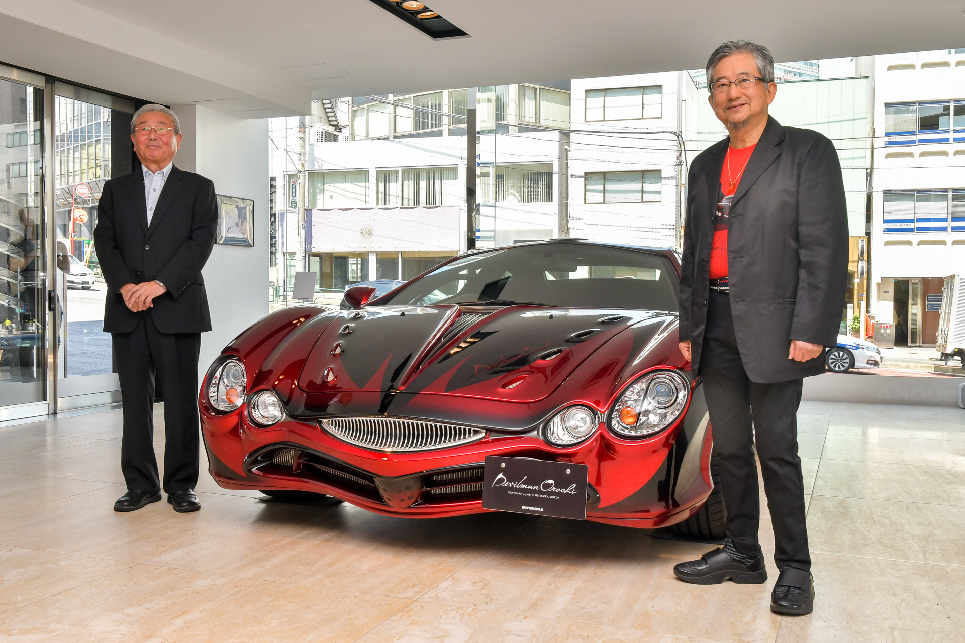 光岡自動車、原作者の永井豪氏も登場した1968万円の「デビルマン