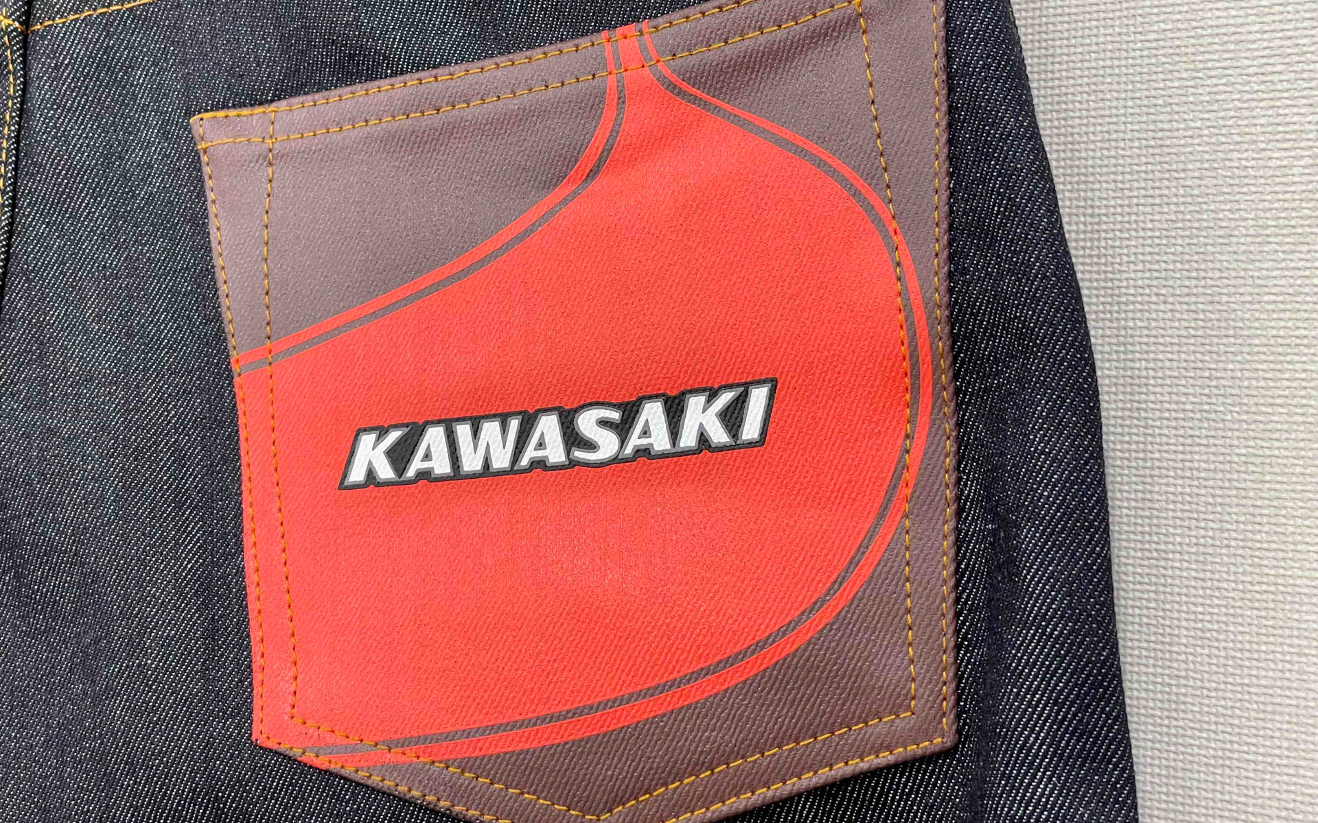 カワサキ、Z誕生50周年記念「Z 50th Anniversary Item」 - Car Watch