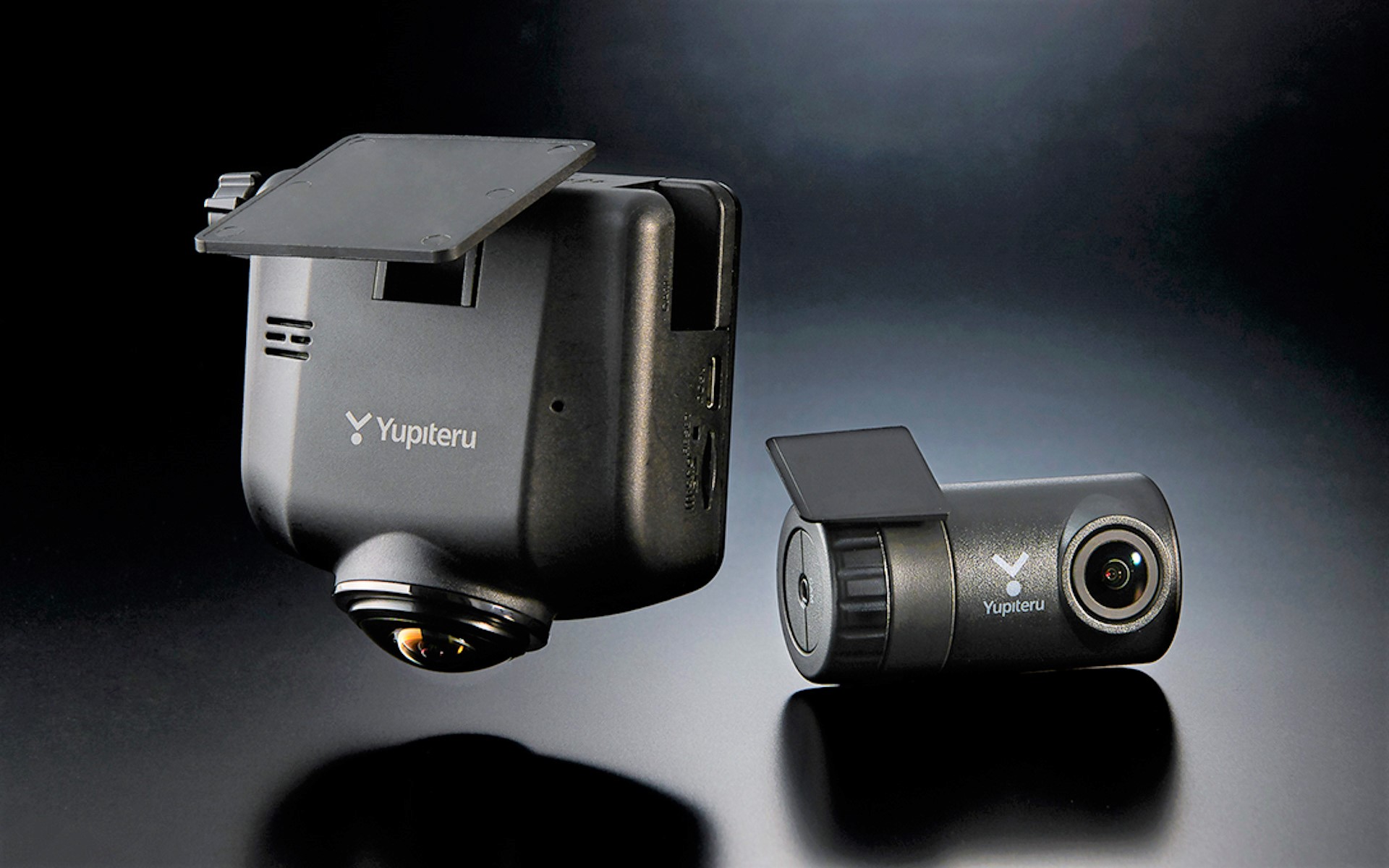 ユピテル、スマホ連動で駐車中も離れた所から監視できるドライブ