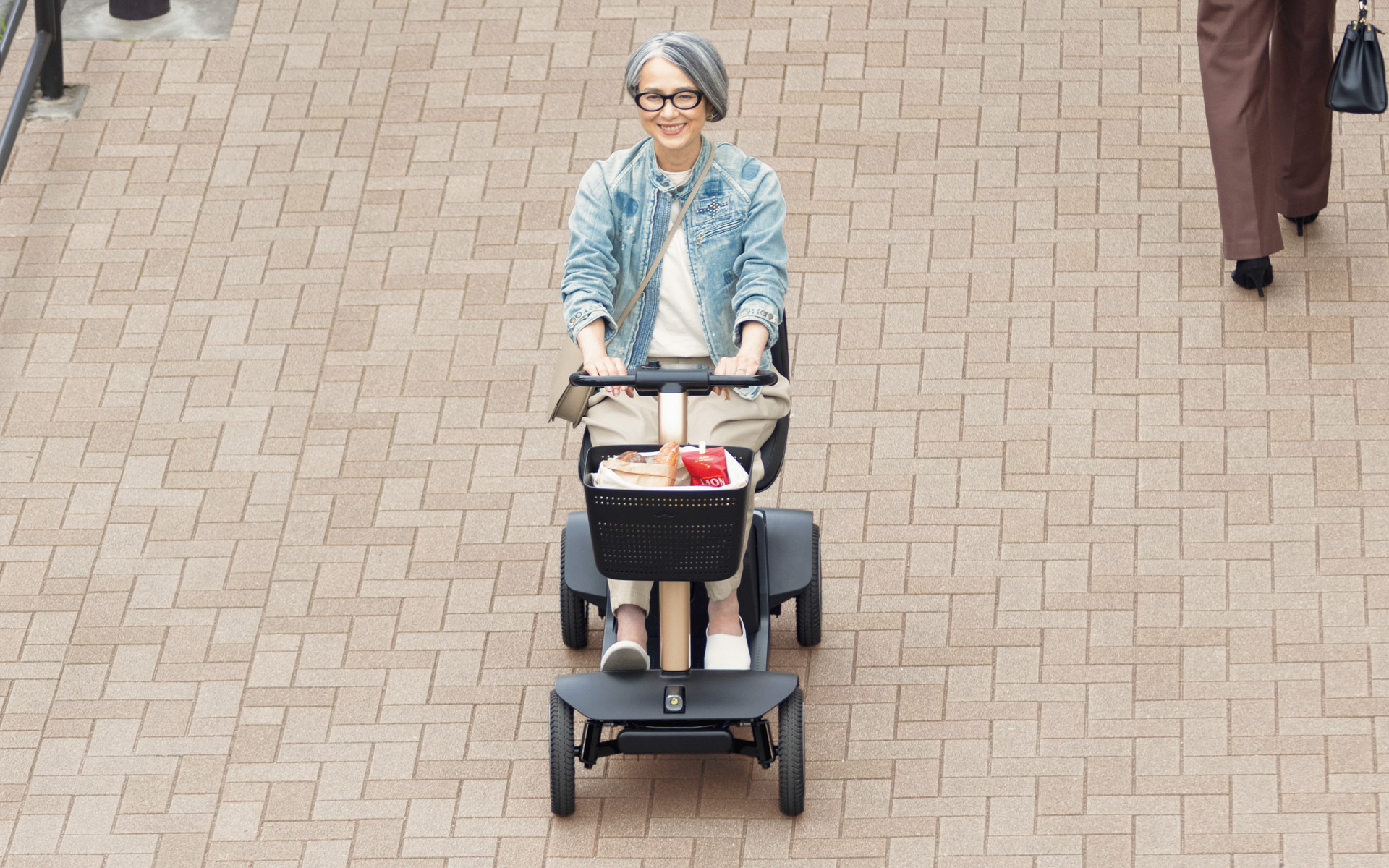 WHILL、シニア向け歩道を走れる4輪スクーター「WHILL Model S」 - Car