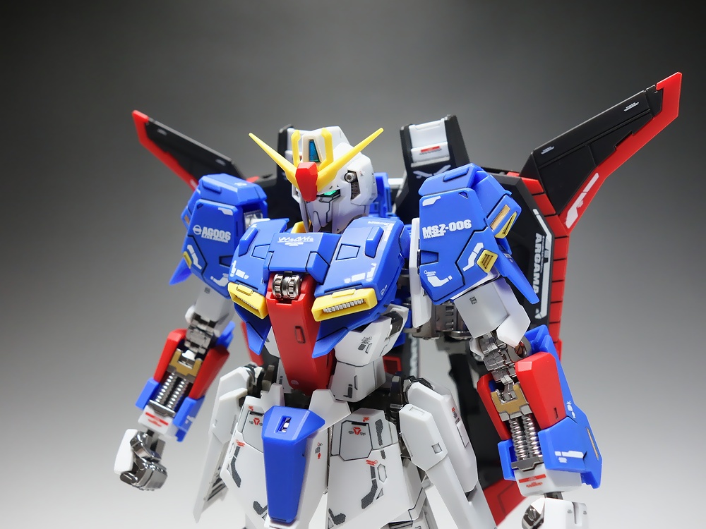 プレミアム完成品】バンダイ RG 1/144 Zガンダム | プラモデル