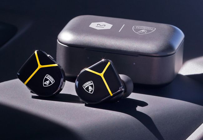 アウトモビリ・ランボルギーニとMaster&Dynamicのパートナーシップ