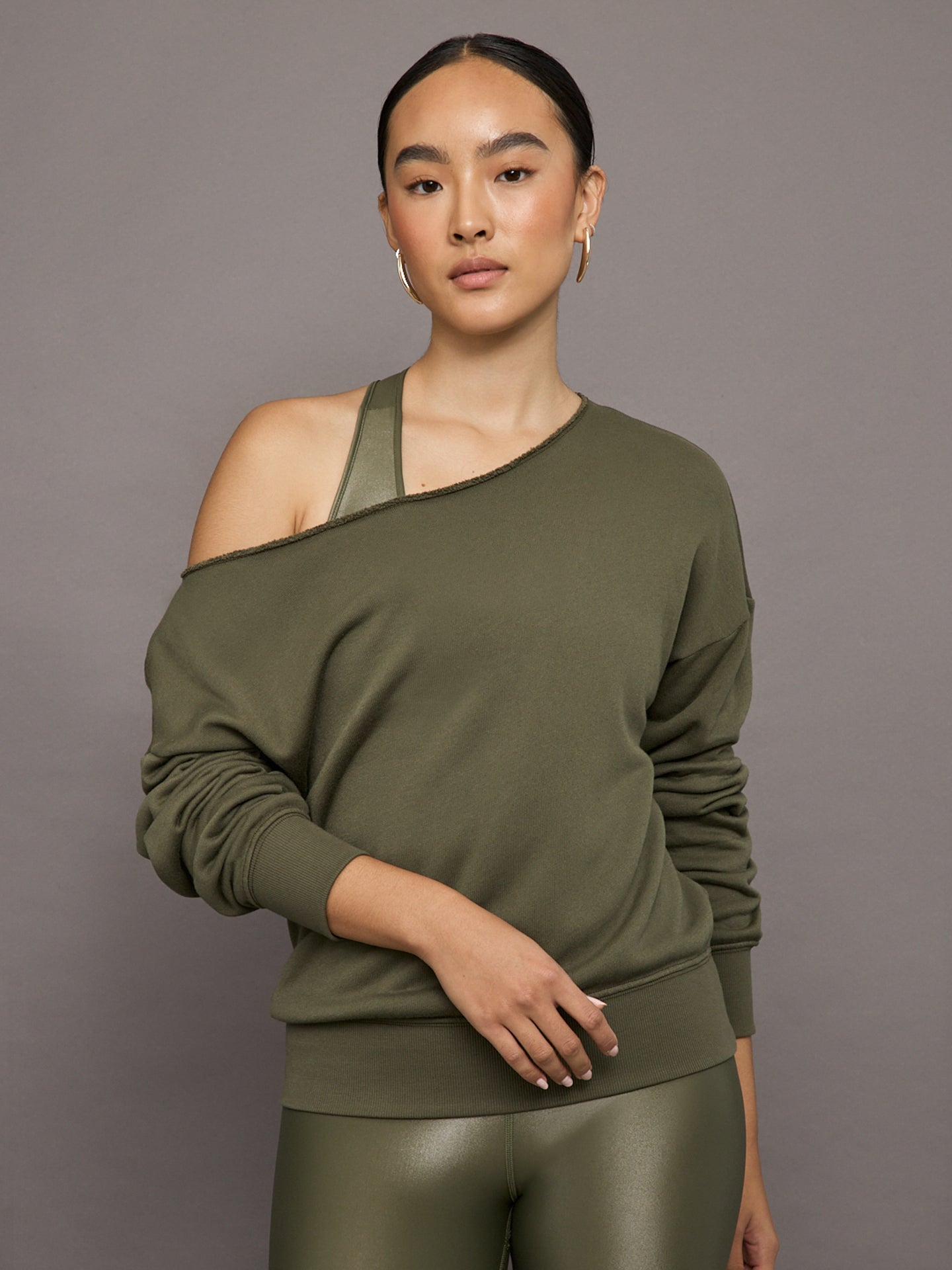 Off Shoulder Sweatshirt in French Terry - Olive – Carbon38