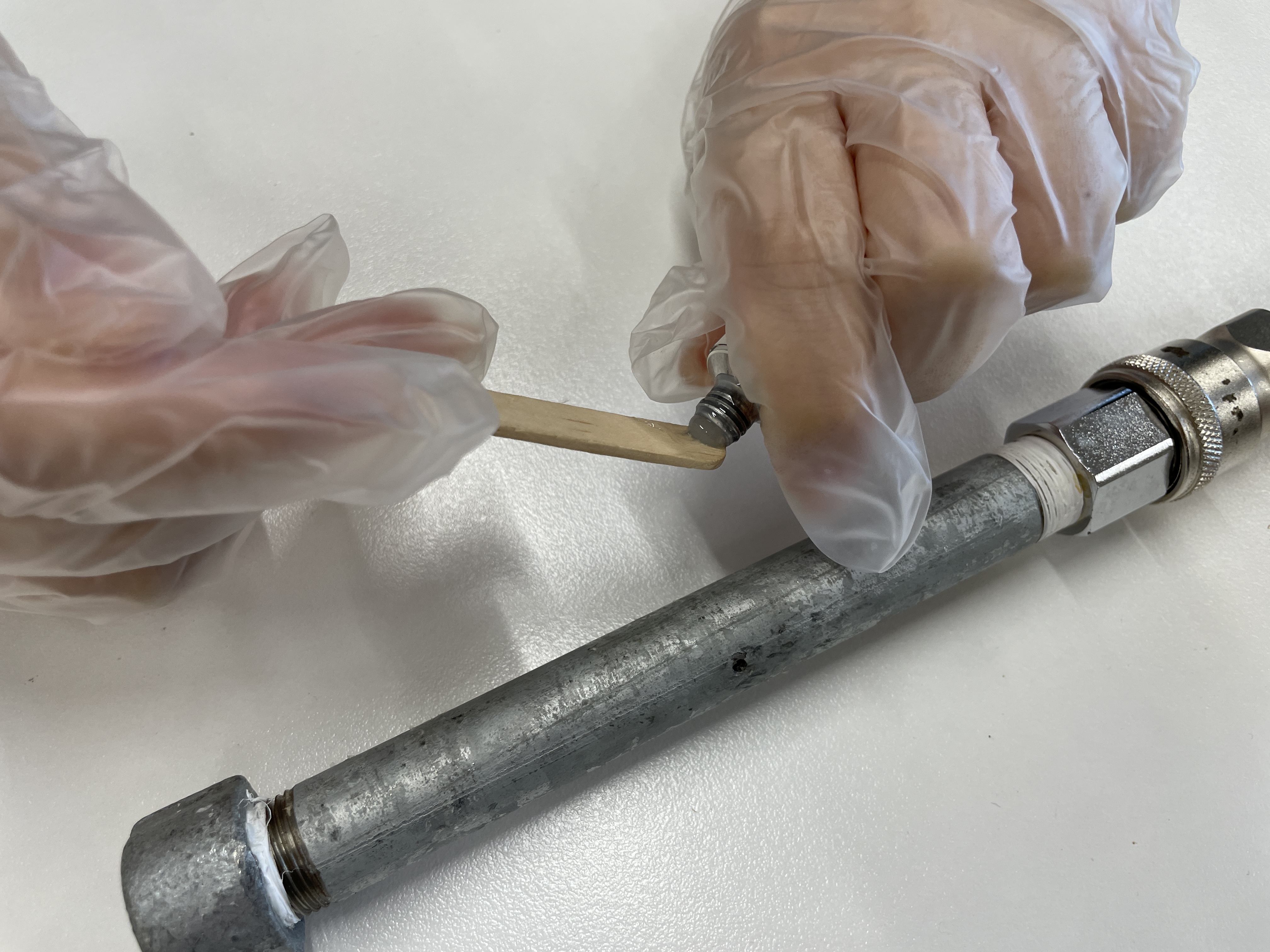 LL-200-LA200G LEAKAID UV硬化型漏洩補修材 200g｜自動車ケミカル通販