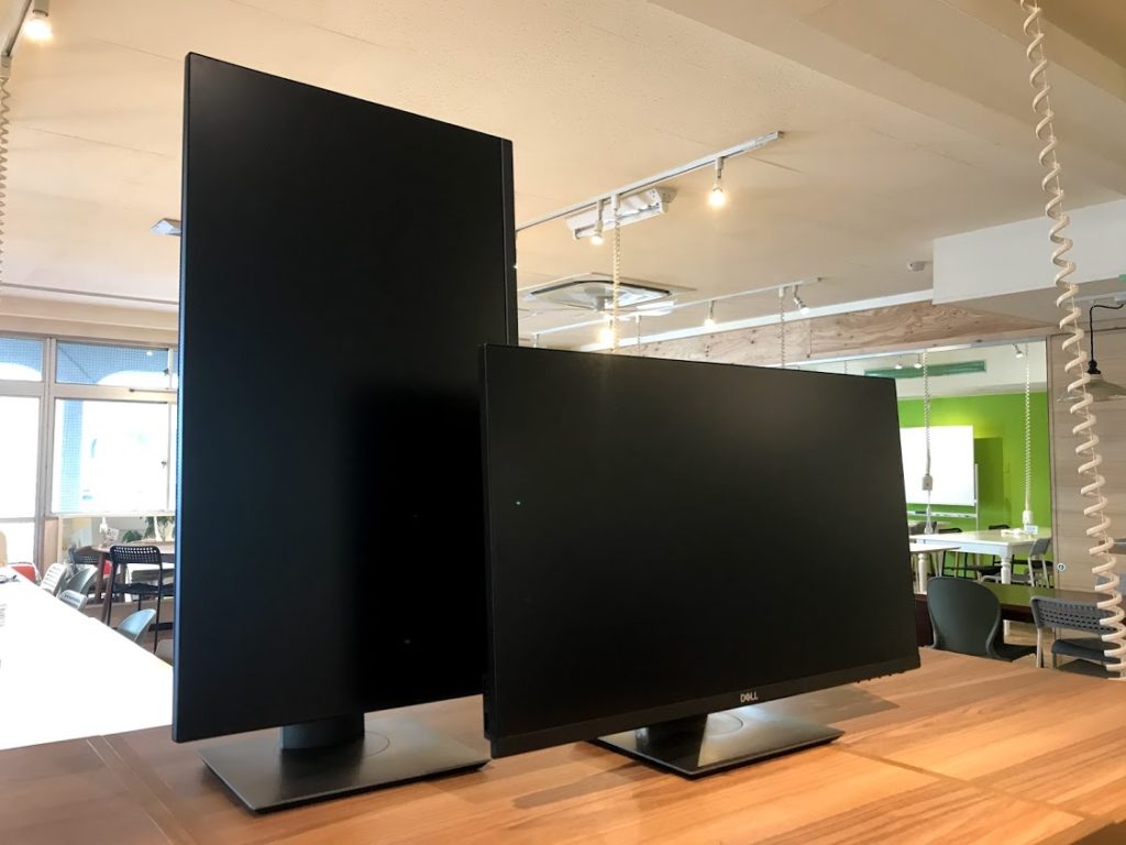 コワーキングスペースのDell プロフェッショナルシリーズ P2419HC 23.8