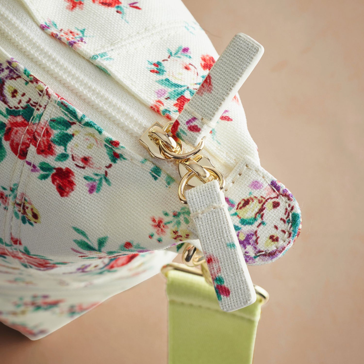 オーバーナイトバッグ EXP Icon Bunches | Cath Kidston 日本公式