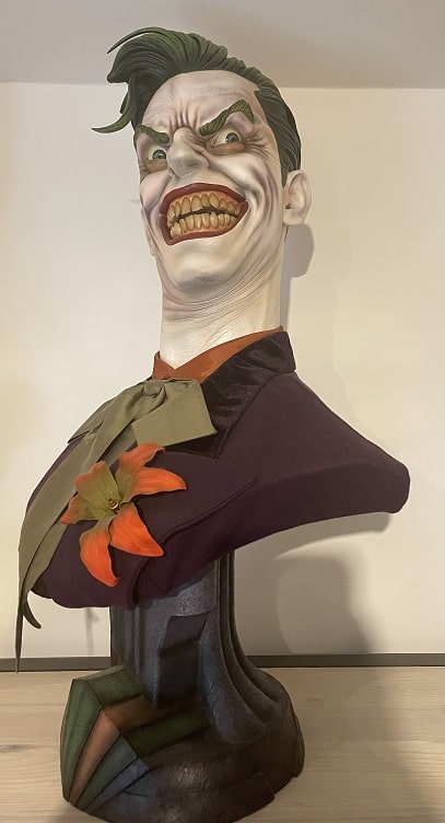 The Joker Life Size Bust 1:1 - DC COMICS - Sideshow Collectibles