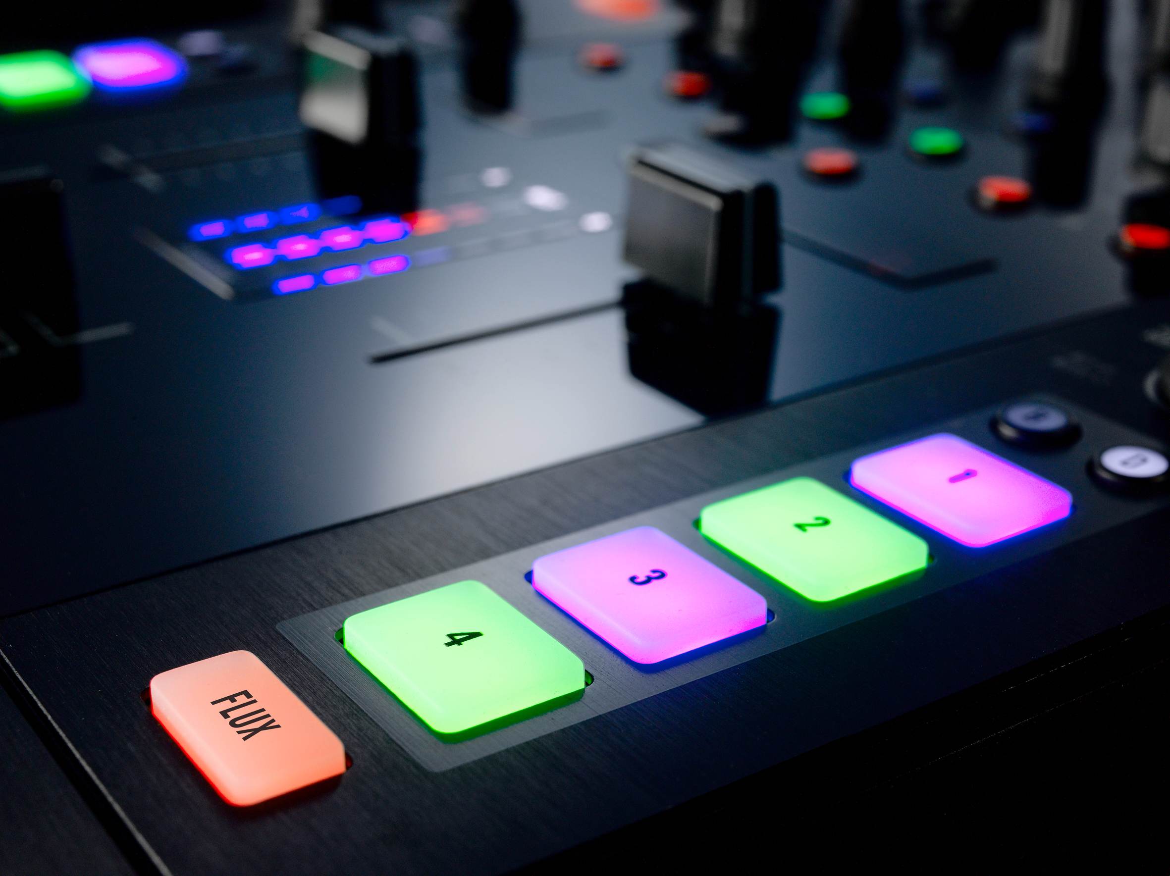 A Mixer, A Soundcard, a Controller: NI Traktor Kontrol Z2