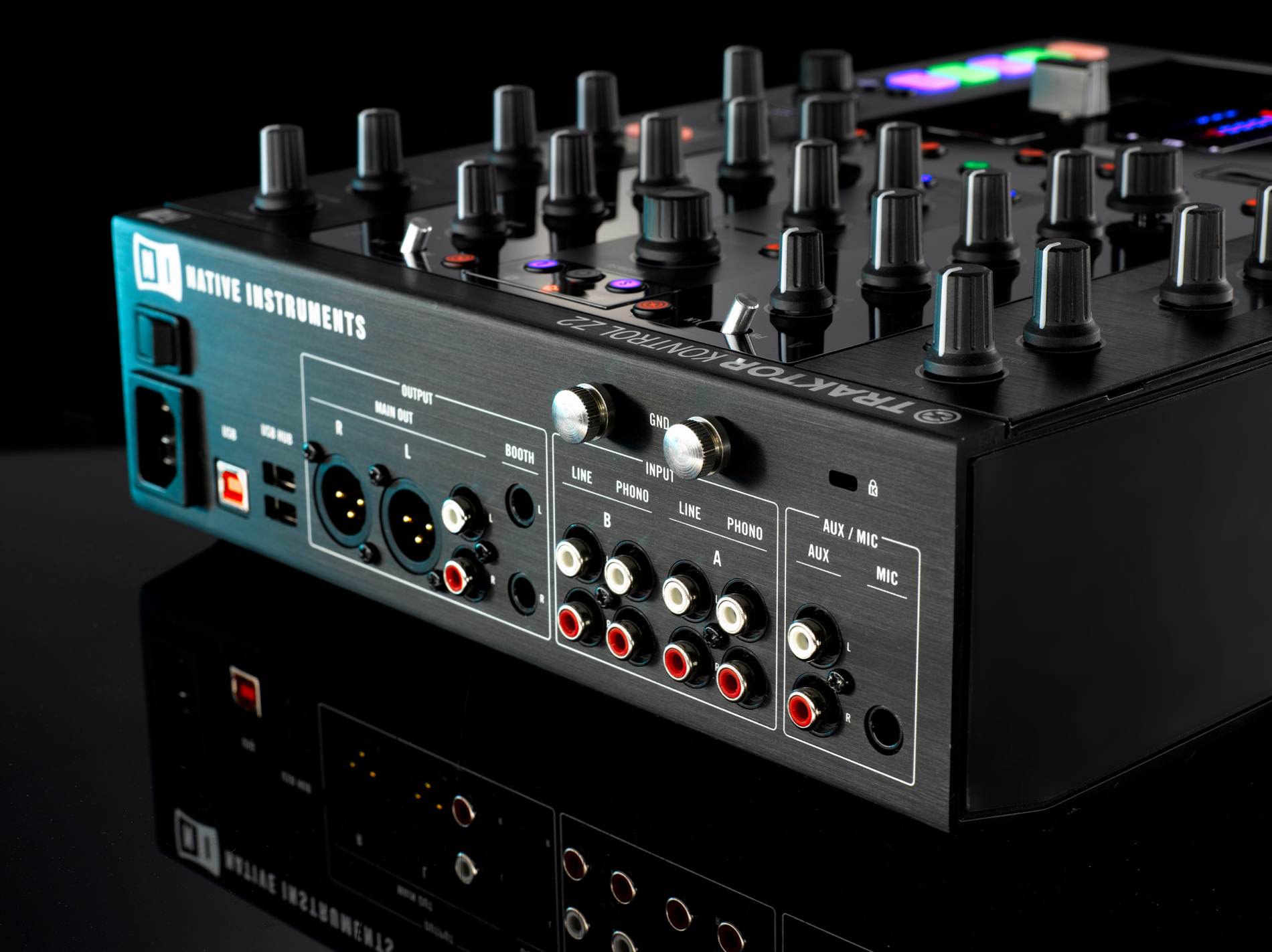 A Mixer, A Soundcard, a Controller: NI Traktor Kontrol Z2