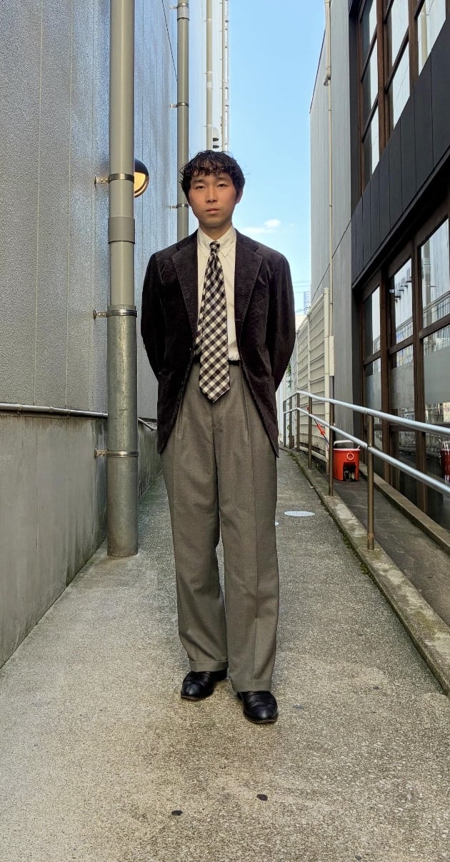 25AW〈BEAMS F〉 オススメ グレーコーデュロイ スーツ｜ビームス 広島
