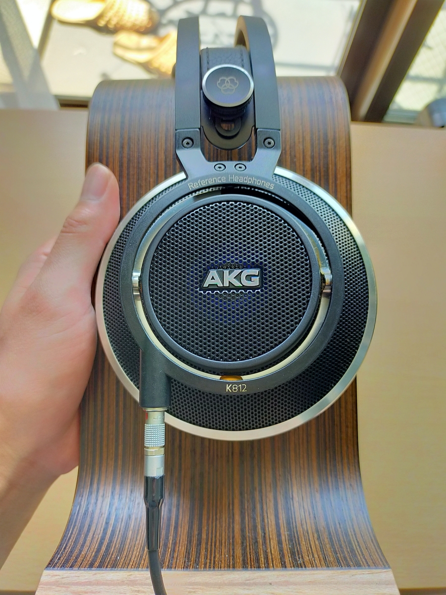 AKG「K812」ピュアオーディオを思わせる素晴らしい音場!! - 私は